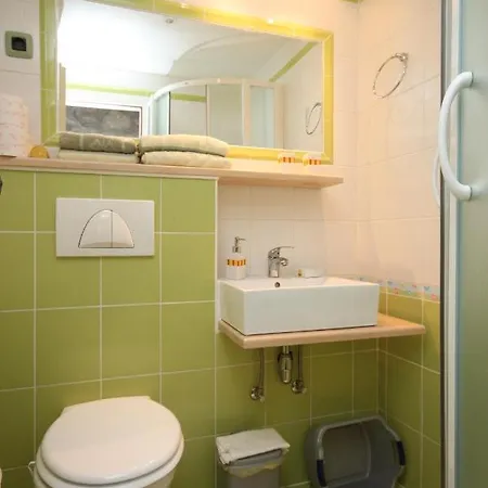 6661a * 格拉达茨